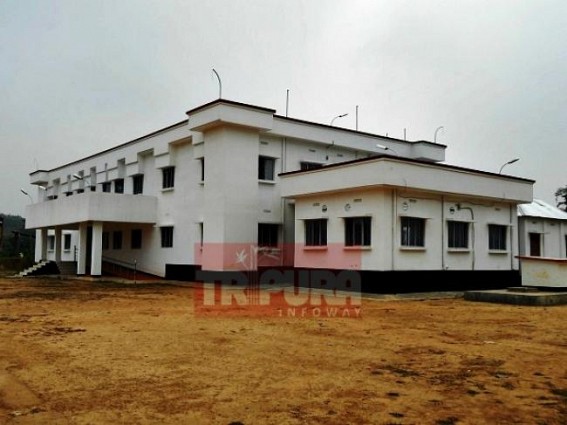 Rs. 1.5 crore’s residential hostel waiting for inauguration since 1 year : Negligence of state Govt. left the building without power-connectivity Rs. 1.5 crore’s residential hostel waiting for inauguration since 1 year : Negligence of state Govt. left the building without power-connectivity